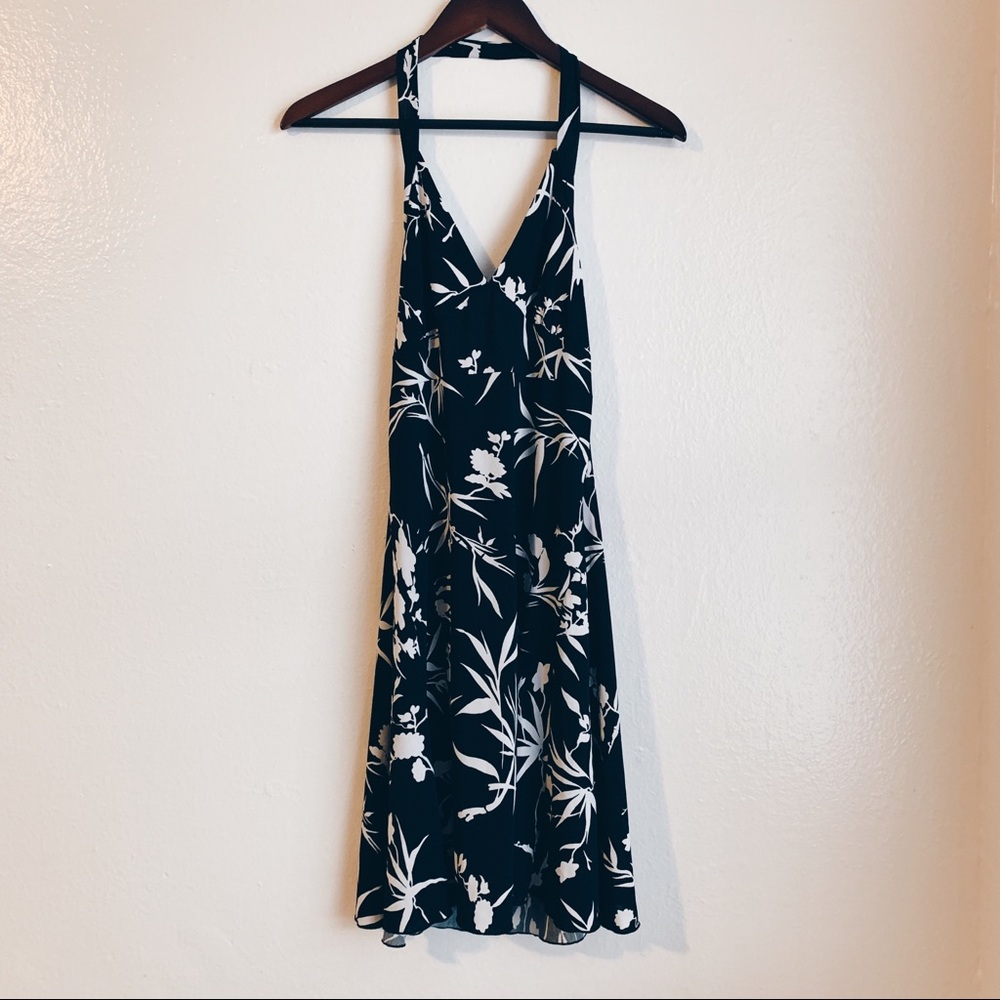 ✨ DRESS BUNDLE ✨ - Picture 5 of 8